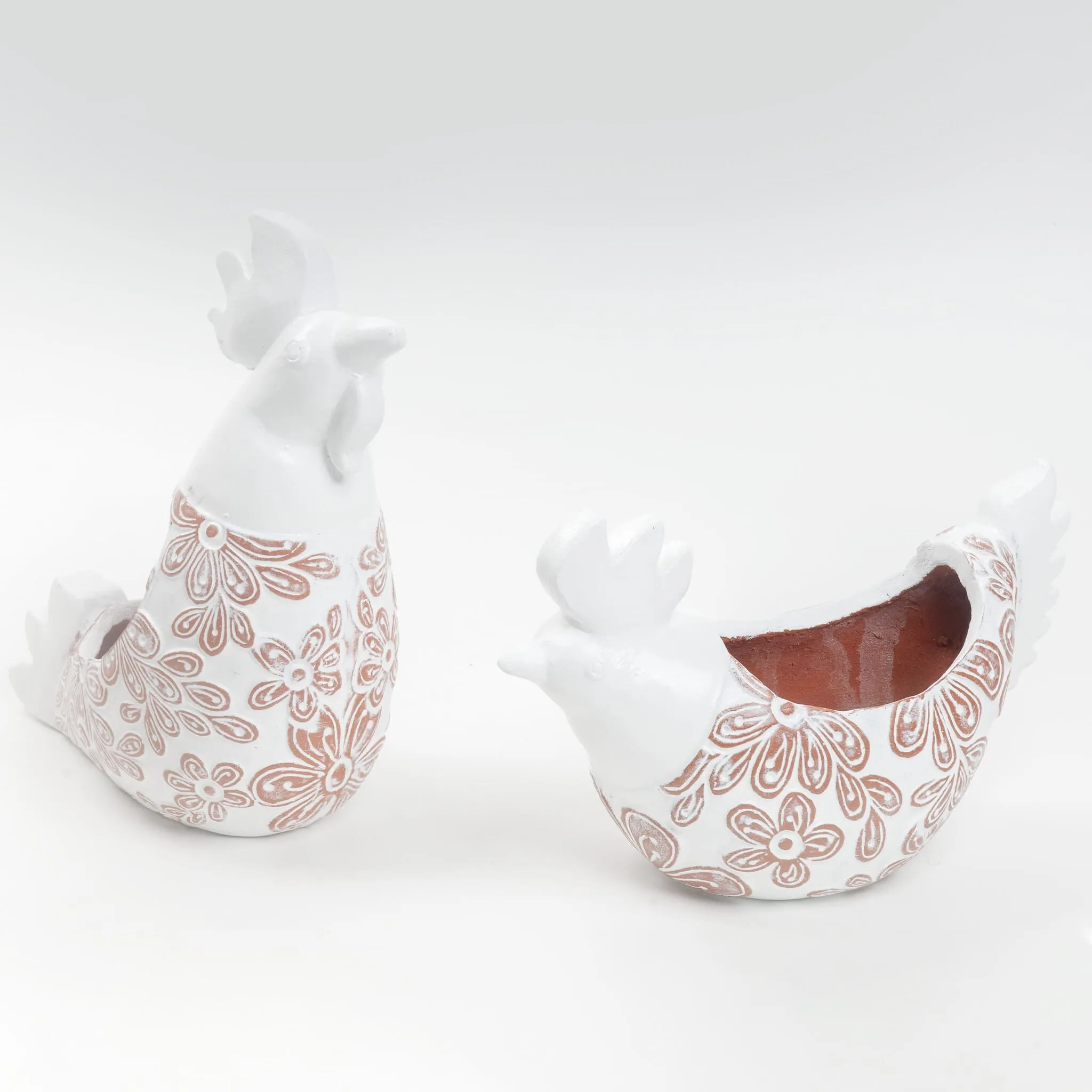 Dúo El Gallo y La Gallina Disponibles como macetas o figuras cerradas.